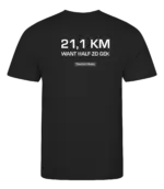Zwart heren t-shirt met tekst: 21 kilometer want half zo gek
