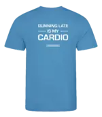 Blauw heren t-shirt met tekst: Running late is my cardio